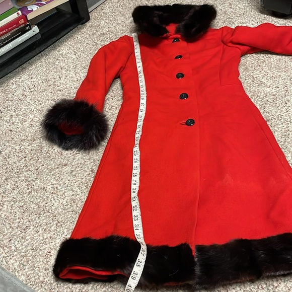 Vintage mink trimmed 100% wool coat - fur collar, cuffs and skirt hem - Picture 7 of 14